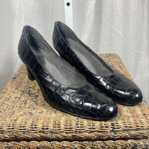 Stuart Weitzman Black Crocodile Embossed Leather Tilting Pumps - Size 9